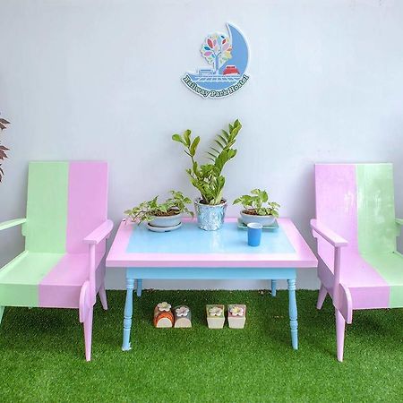 Railway Park Hostel Чиангмай Экстерьер фото